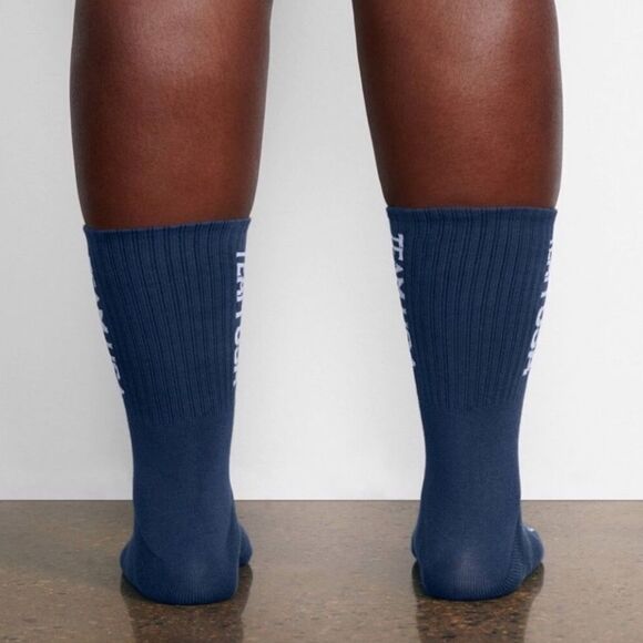 SKIMS 2 Pairs USA Olympic Flag Navy Blue Crew Socks NWT - Picture 11 of 15